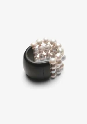Monies Bracelet in ebony and pearls