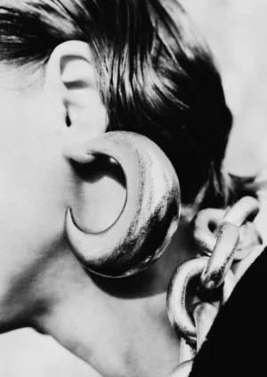 Monies Half moon stud earring: silverfoil