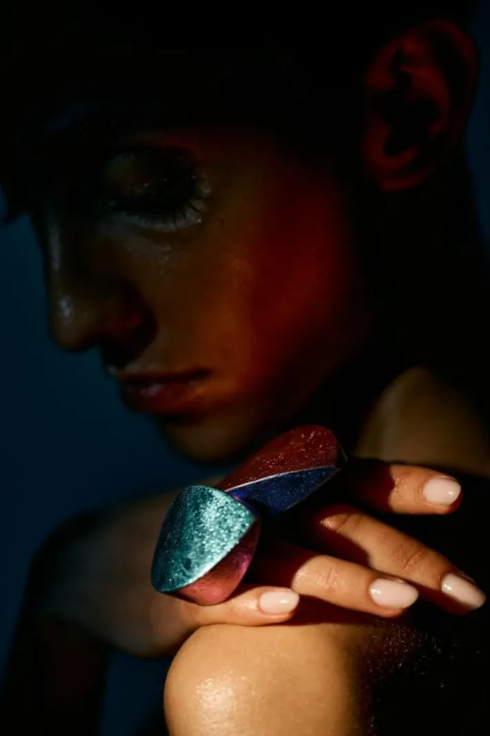 Monies Rex ring: multi-coloured foil